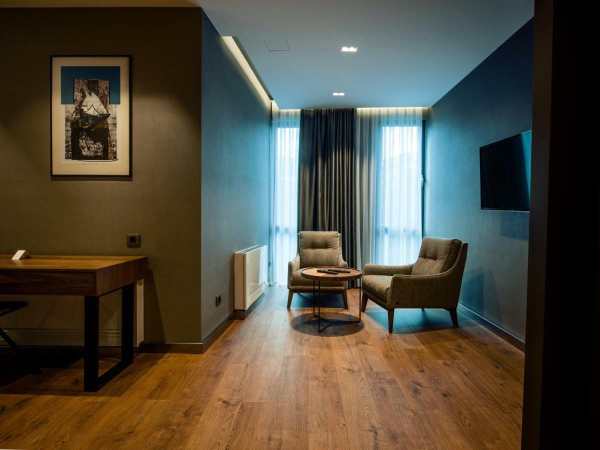 Seraphine Plaza Печ Экстерьер фото