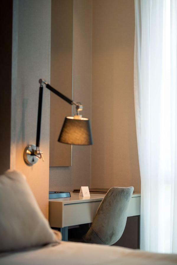 Seraphine Plaza Печ Экстерьер фото