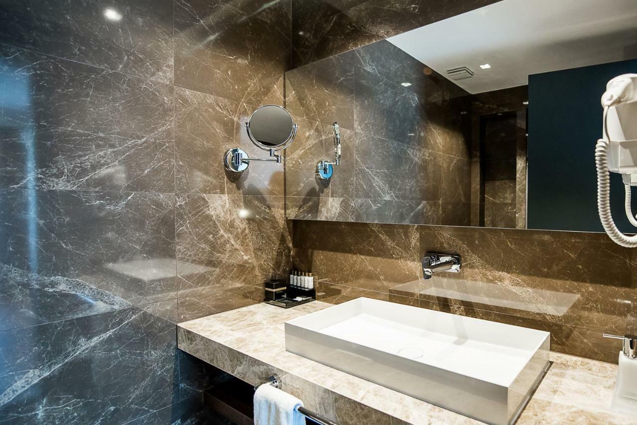 Seraphine Plaza Печ Экстерьер фото